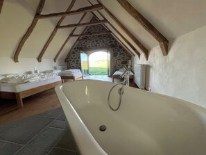 Bathroom - Vrbo Property (Anglards-de-Salers)