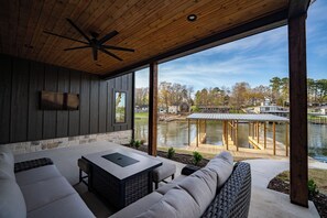 Terrace/patio - Spacious Lake Escape! Lakefront w/ Dock + Kayaks~Sleeps 10~2 Living Areas (Hot Springs)