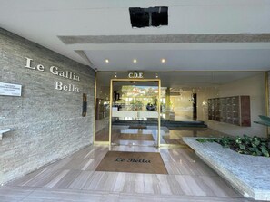 Exterior detail - Le GALIA 3 pièces refait à neuf deux pas du centre (Cannes)