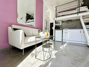 TV - Studio Paulette, mezzanine - 500m FROM THE BEACH (Cannes)