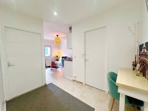 Interior - 1 Bedroom close to Palais des Festivals Cannes (Cannes)