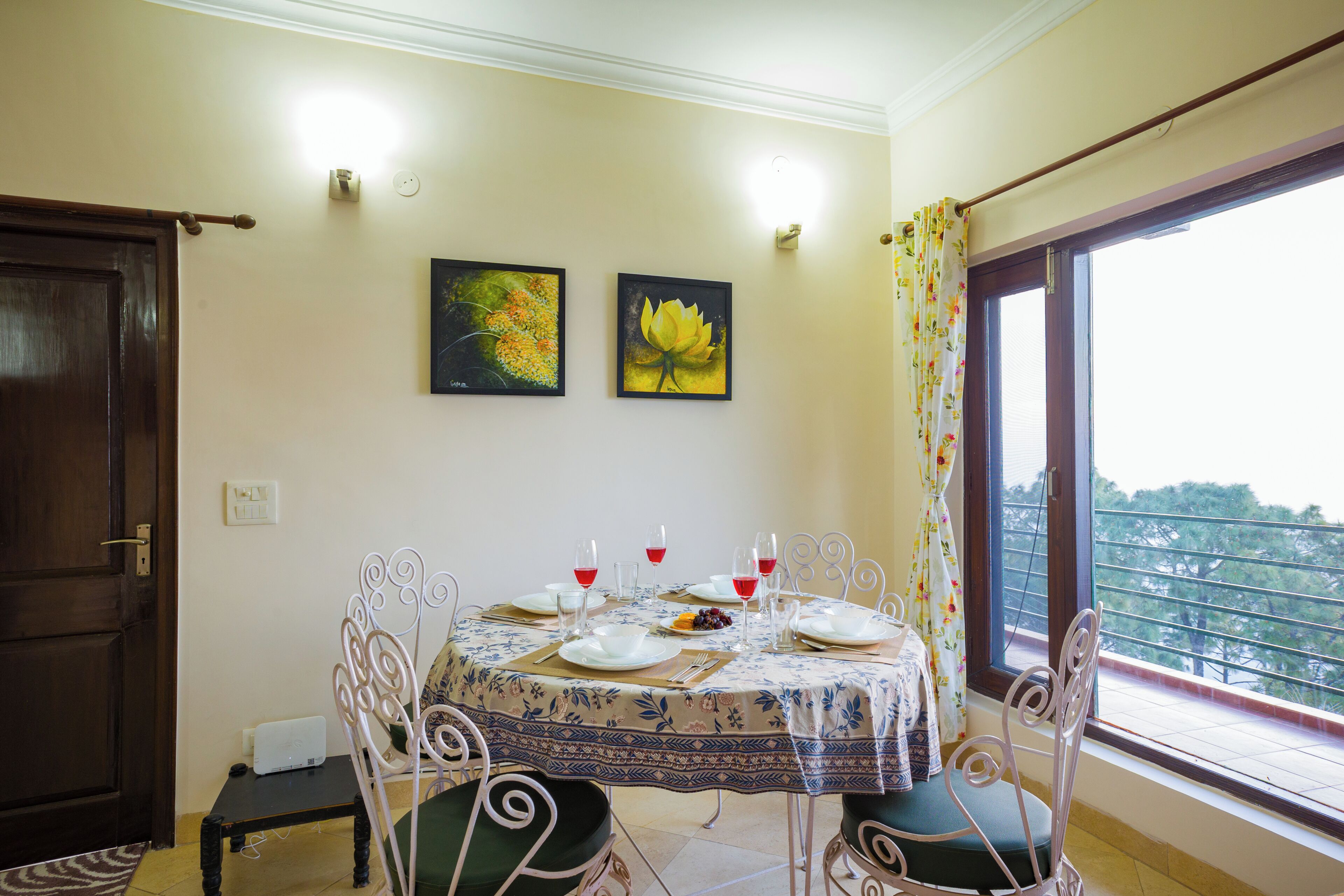 Vila luxo, vista para a colina | Opções para refeição