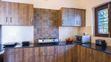 Deluxe-villa - bakkeudsigt | Privat køkken