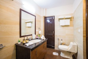 Deluxe Villa, Hill View | Bathroom - Alaya Stays Pine View Cottage - 3 BHK (Kasauli)