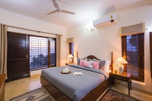 华丽别墅, 山景