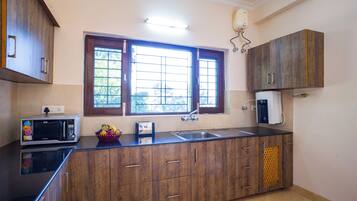 Deluxe Villa, Hill View | Private kitchen