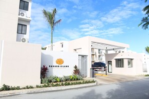 Exterior - Fabulous 2-bedroom apartment with AC in Pueblo Bavaro (Pueblo Bavaro)