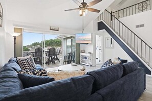 Smart TV - Top Floor Lake Views, Loft Space & Private Deck Retreat at the 12mm (Lake Ozark)