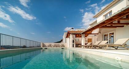 Villa Rabella – luxury by Villas Guide