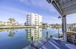 Unclassified image, 4 of 16, button - A boaters dream! (Destin)