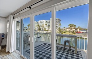 Unclassified image, 3 of 16, button - A boaters dream! (Destin)