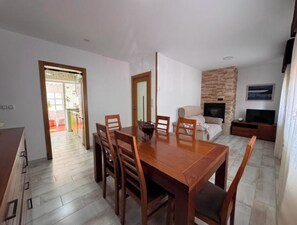 Dining - Vrbo Property (O Grove)
