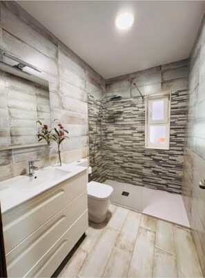 Bathroom - Vrbo Property (O Grove)