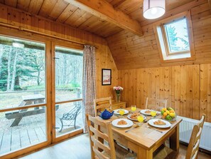 Dining - Wonderful private villa for 8 guests with WIFI, TV, terrace and pets allowed (Cannich)