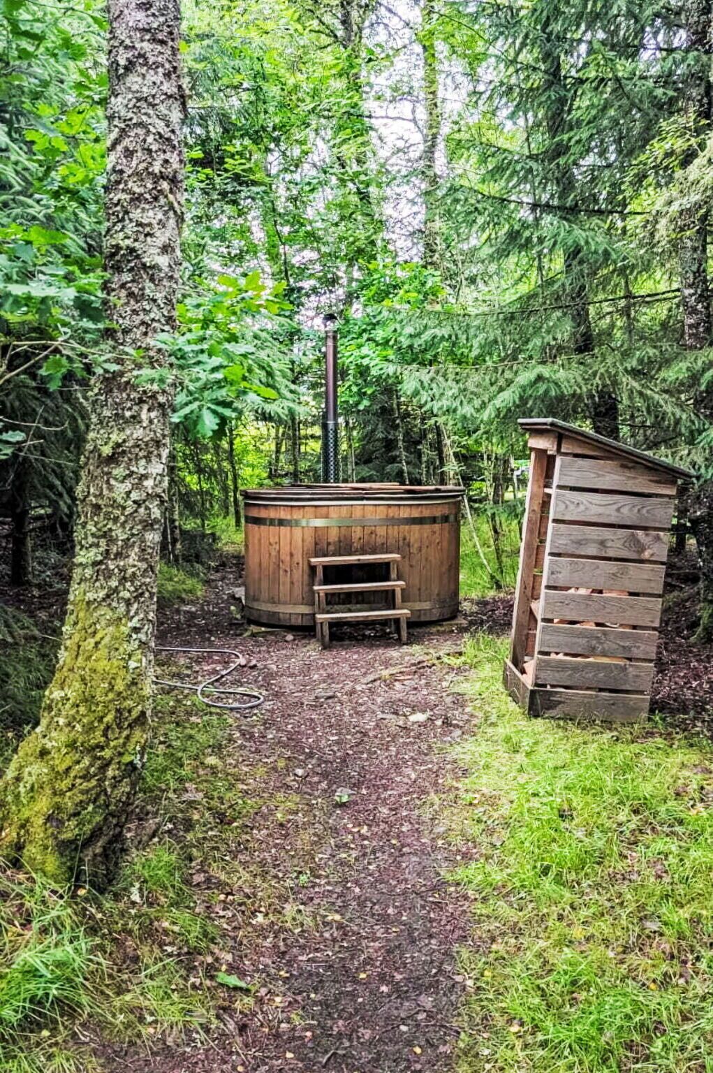 Outdoor spa tub