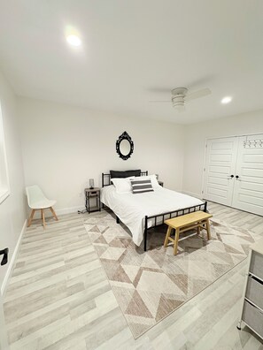 Room - East TN home with lake views & 2 kitchens (Morristown)