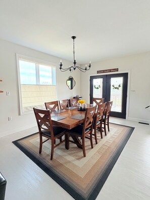 Dining - East TN home with lake views & 2 kitchens (Morristown)