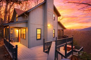 Exterior - Making Memories for Nature’s Connection Experience, Hot Tub (Blairsville)