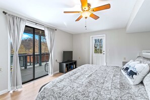 3 bedrooms, iron/ironing board, free WiFi, bed sheets - Making Memories for Nature’s Connection Experience, Hot Tub (Blairsville)