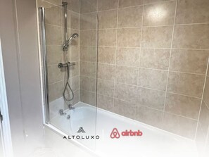 Hair dryer - Stylish Stay in Emersons Green + WiFi + Garden (Emersons Green)
