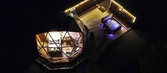 Luxury Dome with Hot Tub for Relaxing Glamping Escapes to Flatlands, New Brunswick