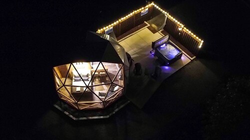 Luxury Dome with Hot Tub for Relaxing Glamping Escapes to Flatlands, New Brunswick