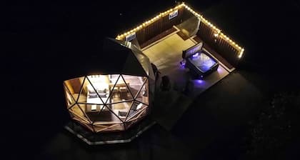Luxury Dome with Hot Tub for Relaxing Glamping Escapes to Flatlands, New Brunswick