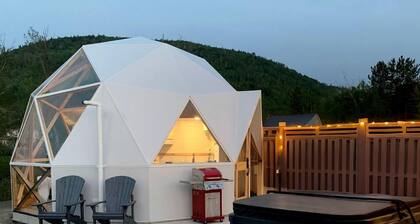 Luxury Dome with Hot Tub for Relaxing Glamping Escapes to Flatlands, New Brunswick