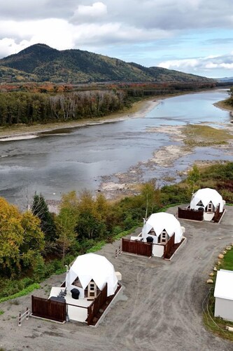 Luxury Dome with Hot Tub for Relaxing Glamping Escapes to Flatlands, New Brunswick