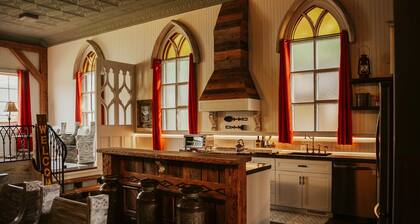 Glamping in a Renovated Church Cottage near Flatlands, New Brunswick