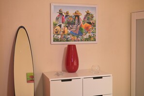 Interior - ‘Nero D’Avola’ Apartment with Balcony, Wi-Fi and Air Conditioning (Vittoria)
