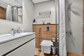 House, Accessible - Silkhaus Canalside Premium 1BR in Al Maryah Island (Abu Dhabi)