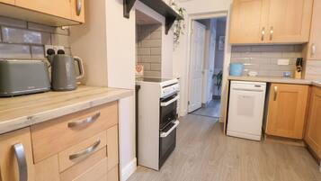 Dishwasher, cookware/dishes/utensils