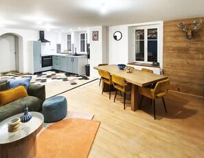 Dining - Studio Design Nature Déconnexion Chic, at the foot of the trails, 10 min from Gérardmer (Le Valtin)