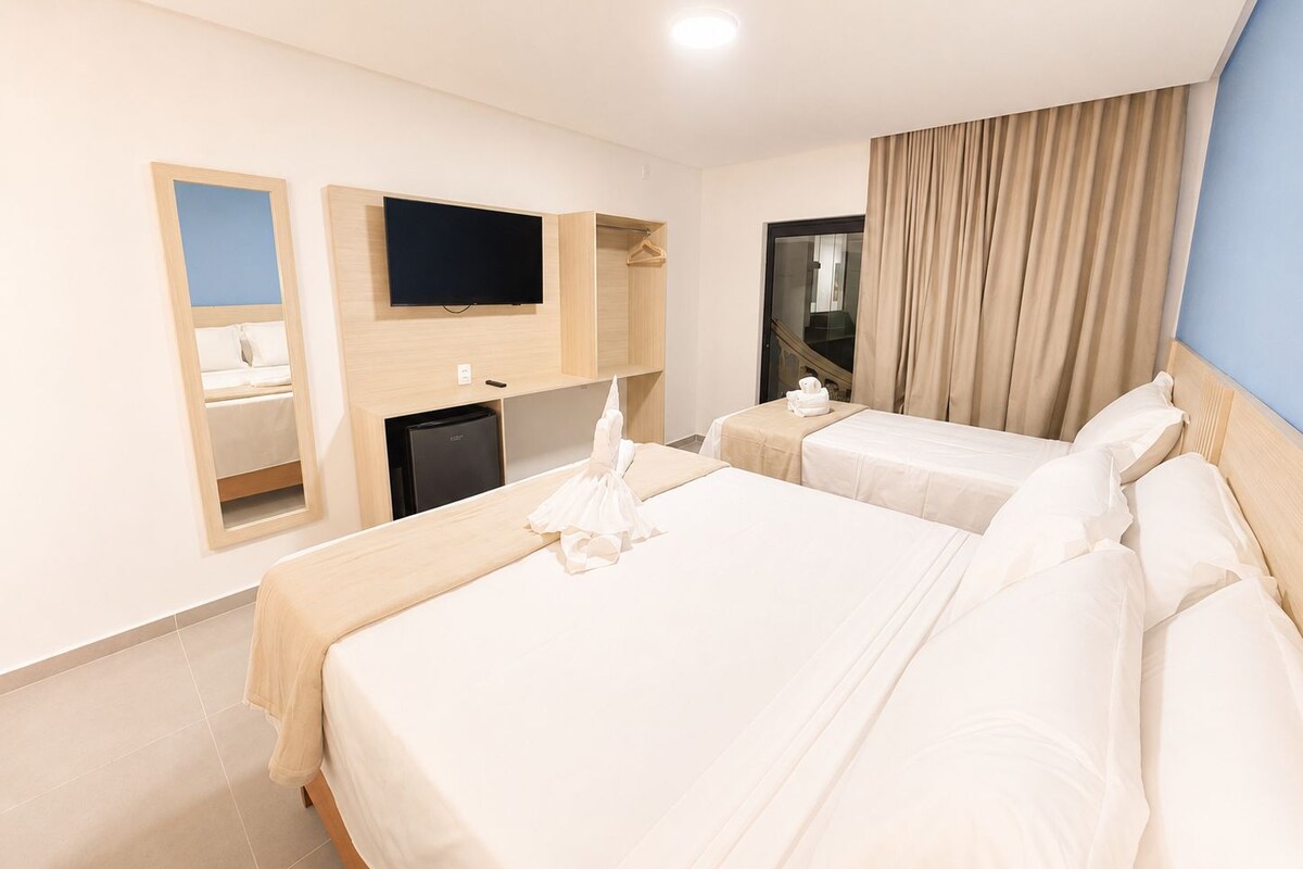Quarto triplo luxo | Wi-Fi de cortesia, roupa de cama