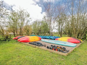 Property grounds - Firefly Cottage (Cirencester)