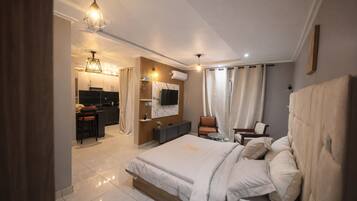 Comfort Room, City View