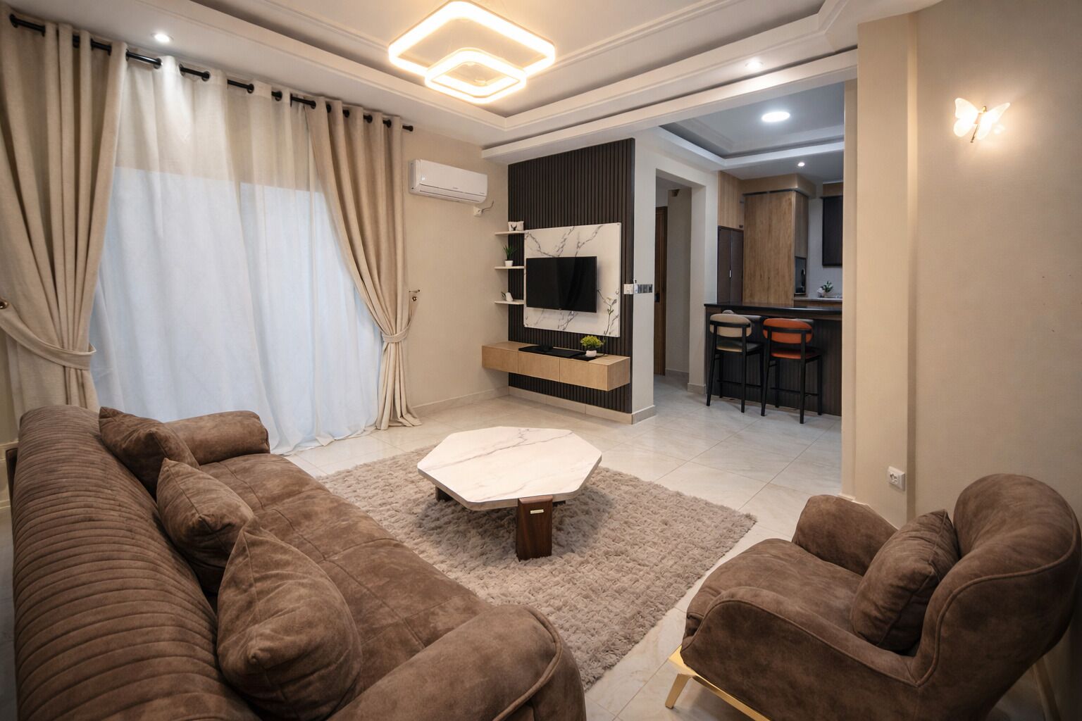 Luxury Suite, Courtyard View | Living area