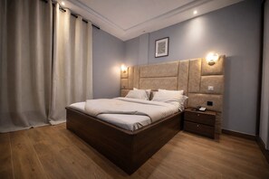 Luxury Suite, Courtyard View - EMPIRE LUXURY HOTEL (Yaoundé)