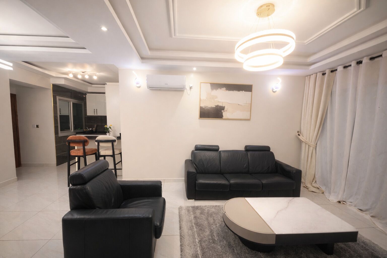 Suite Luxe, vue cour intérieure | Coin séjour