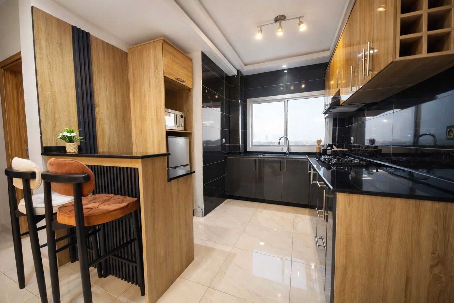 Luxury Suite, Courtyard View | Private kitchen