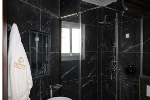 Bathroom - EMPIRE LUXURY HOTEL (Yaoundé)