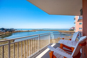 Property grounds - Sunset Bay I #201 - Bayfront 3 br condo, mid town with outdoor pool. Occ 8 (Ocean City)