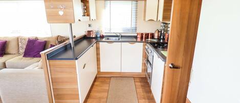 Cookware/dishes/utensils