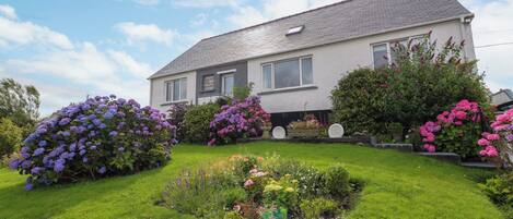 Cottage | Property grounds