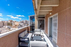 Apartment, 2 Bedrooms, Accessible, Patio | Balcony - Penthouse in Central Torrevieja (Torrevieja)