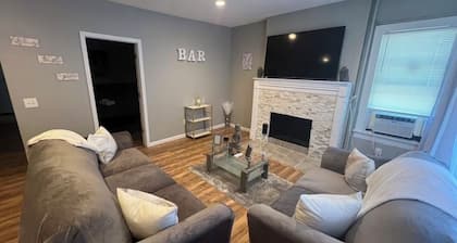 Spacious 3-bedroom apartment in lovely Trenton with AC