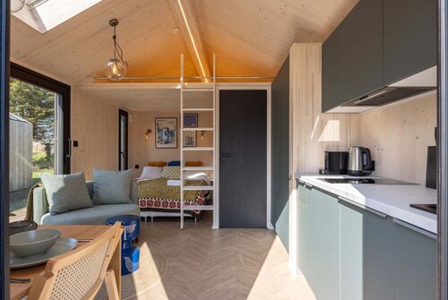 Tiny house with wooden deck in Oud Ade | Tuin van Keet - 30