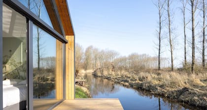 Tiny house by the water in Oud Ade | Tuin van Keet - 37