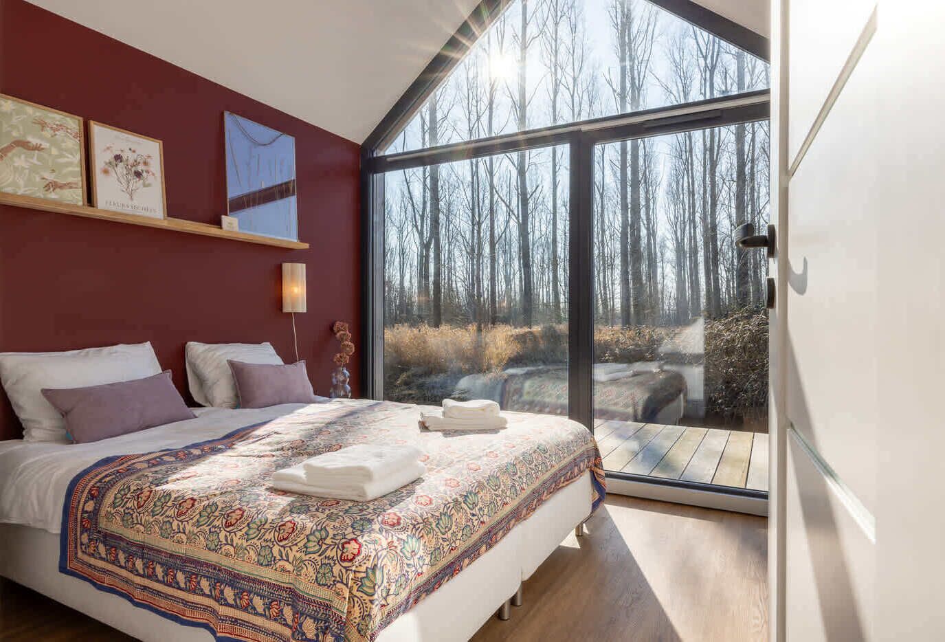 2 bedrooms, bed sheets